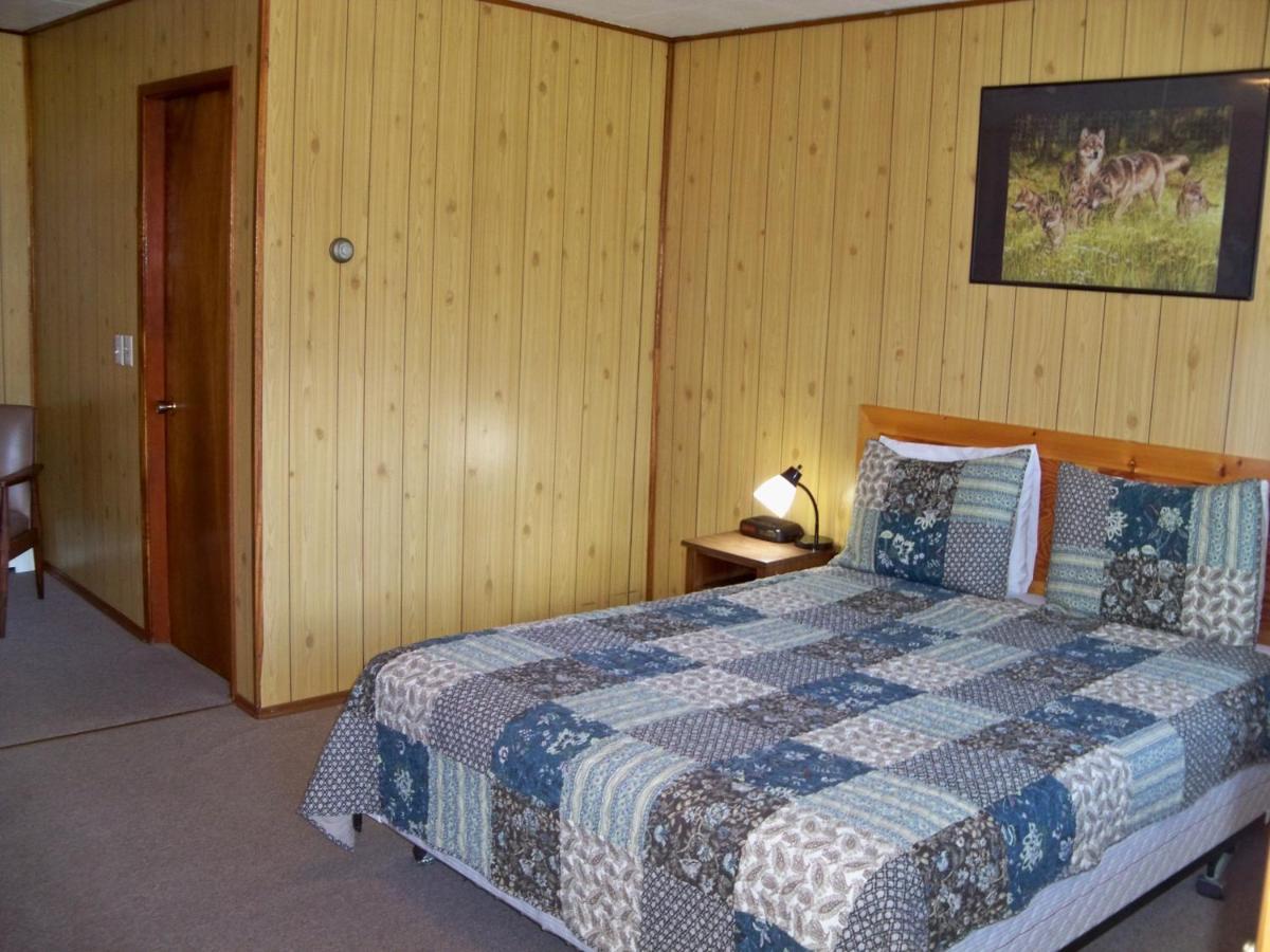 Stardust Motel Хейнс Джънкшън Екстериор снимка